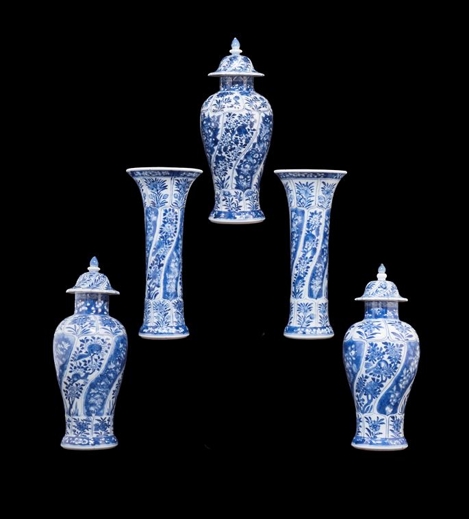 Chinese export porcelain blue and white garniture | MasterArt